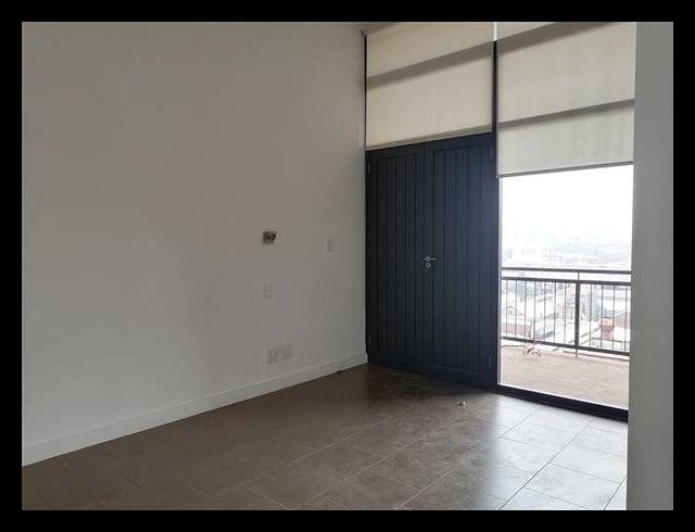 2 BEDROOM APARTMENT FOR SALE IN NEWTOWN